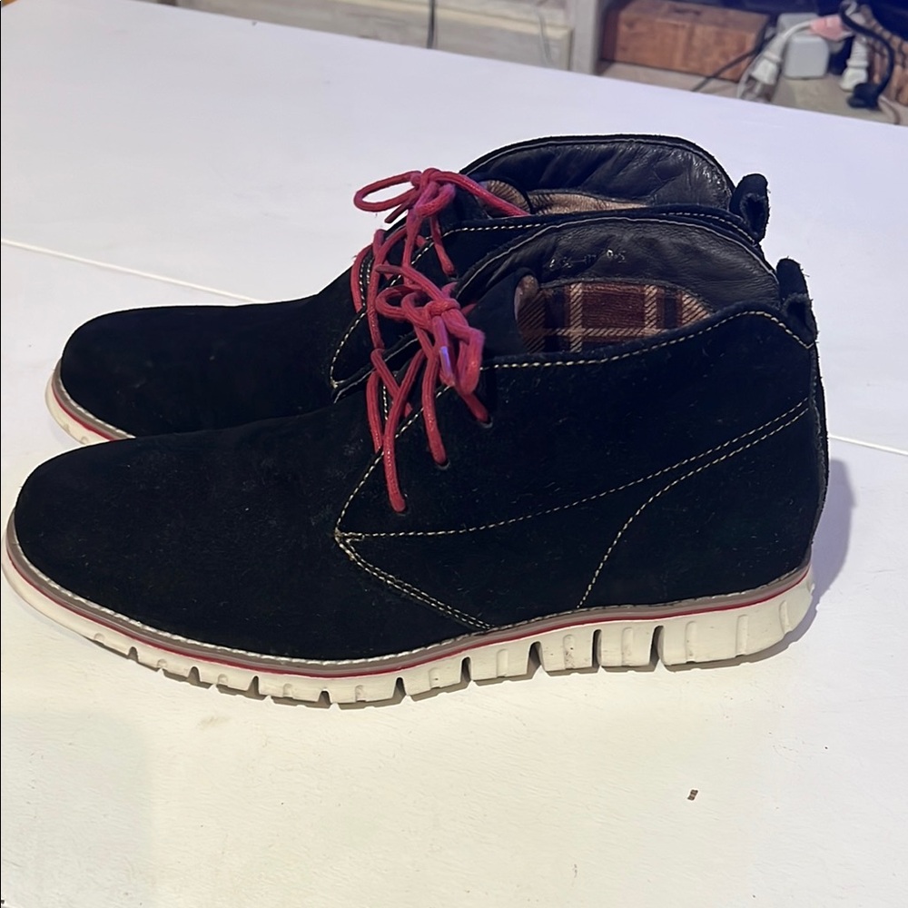 Black and Red Chukka Boots with Suede Finish